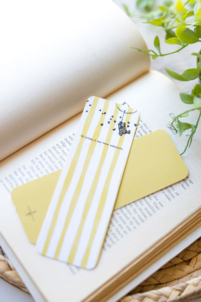 Winnie-The-Pooh Paper Bookmark