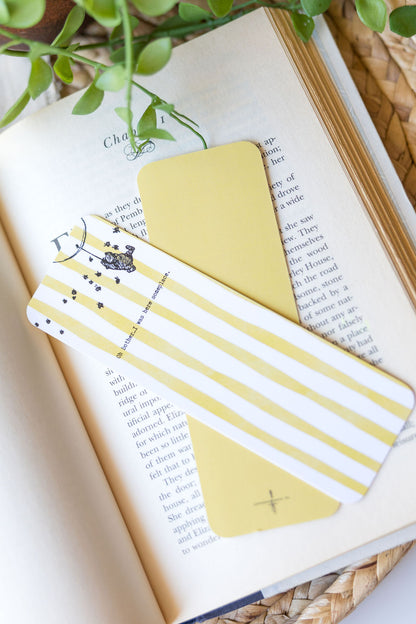 Winnie-The-Pooh Paper Bookmark